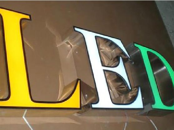 桑植介绍LED招牌的基础知识。