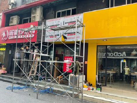 桑植制作广告招牌如何避免它发黄？